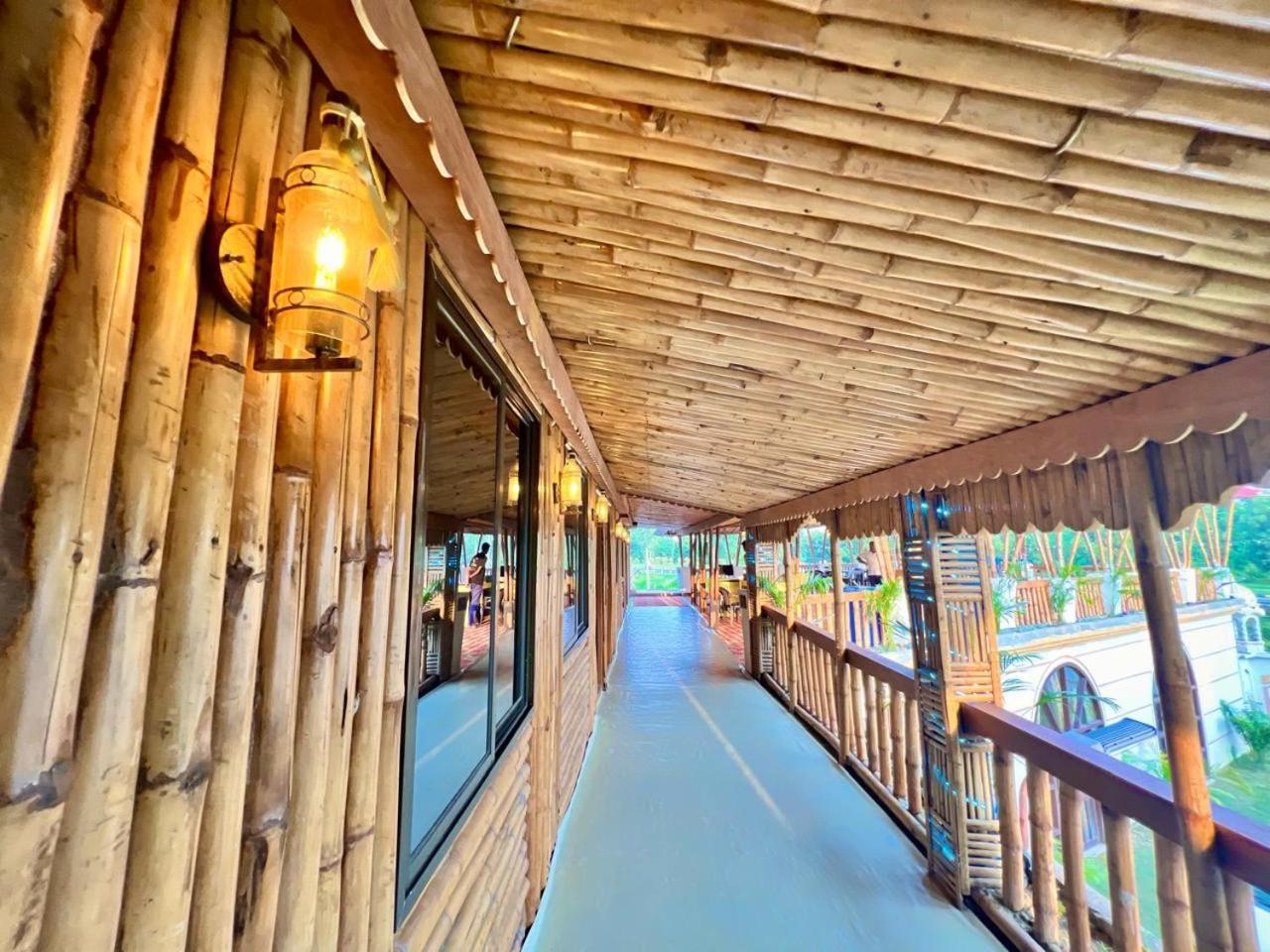 La Pahi Palace- Banquet And Resort Sakri East Esterno foto