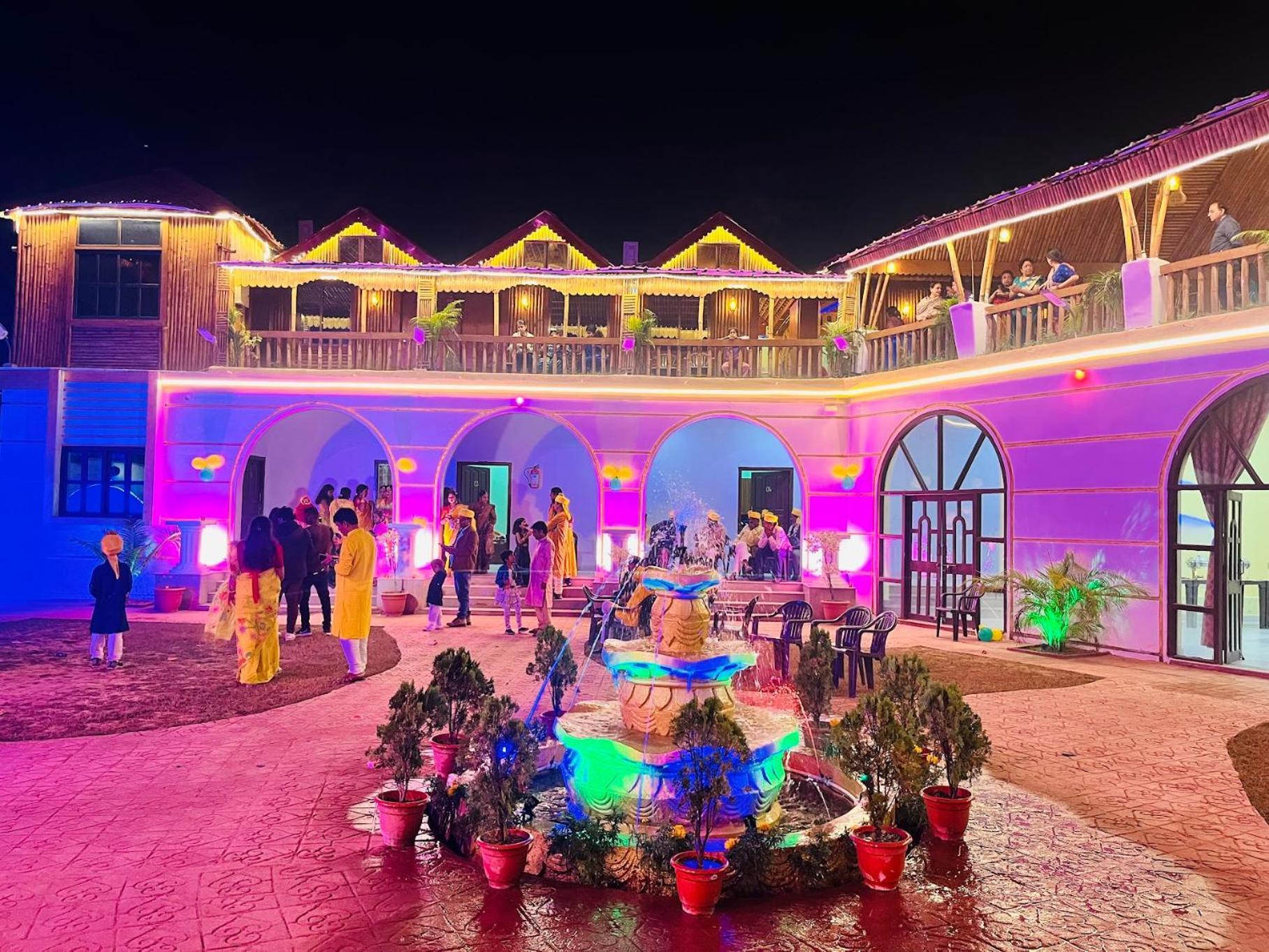 La Pahi Palace- Banquet And Resort Sakri East Esterno foto